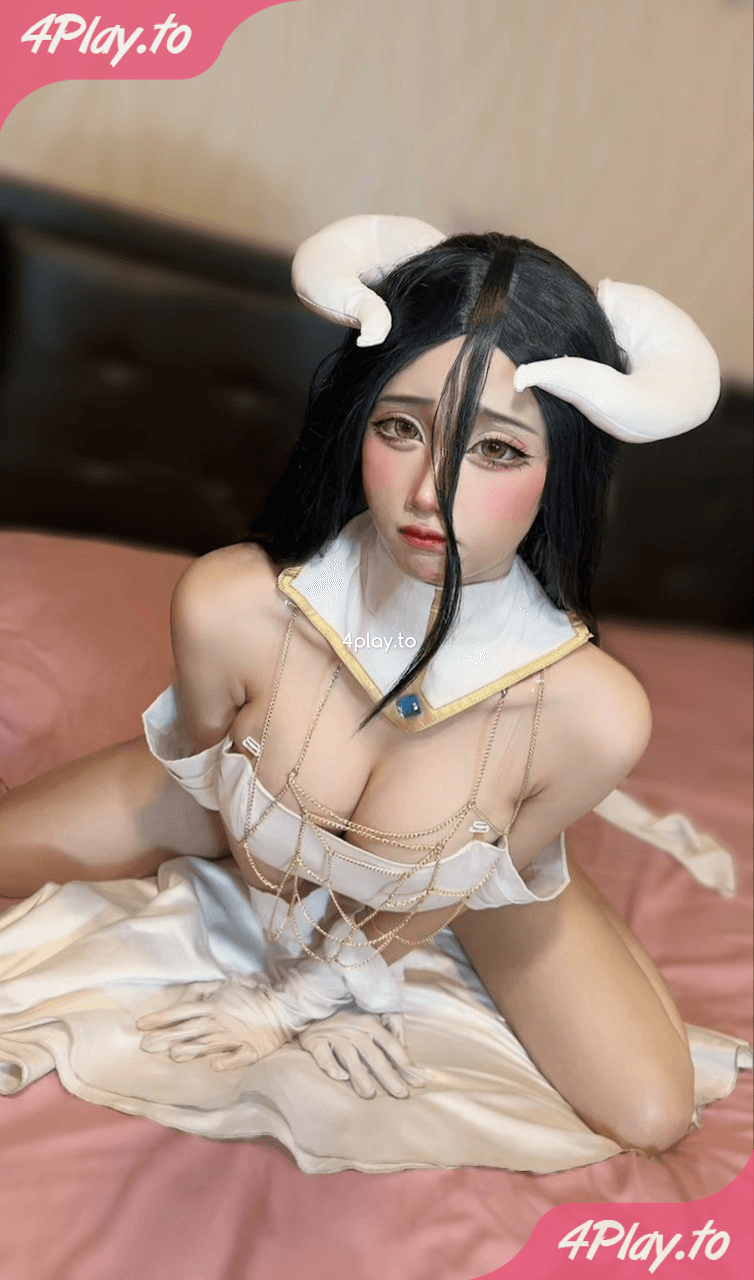 Ceci @itsch.y Cosplay Edisi Albedo , HOT GILA!