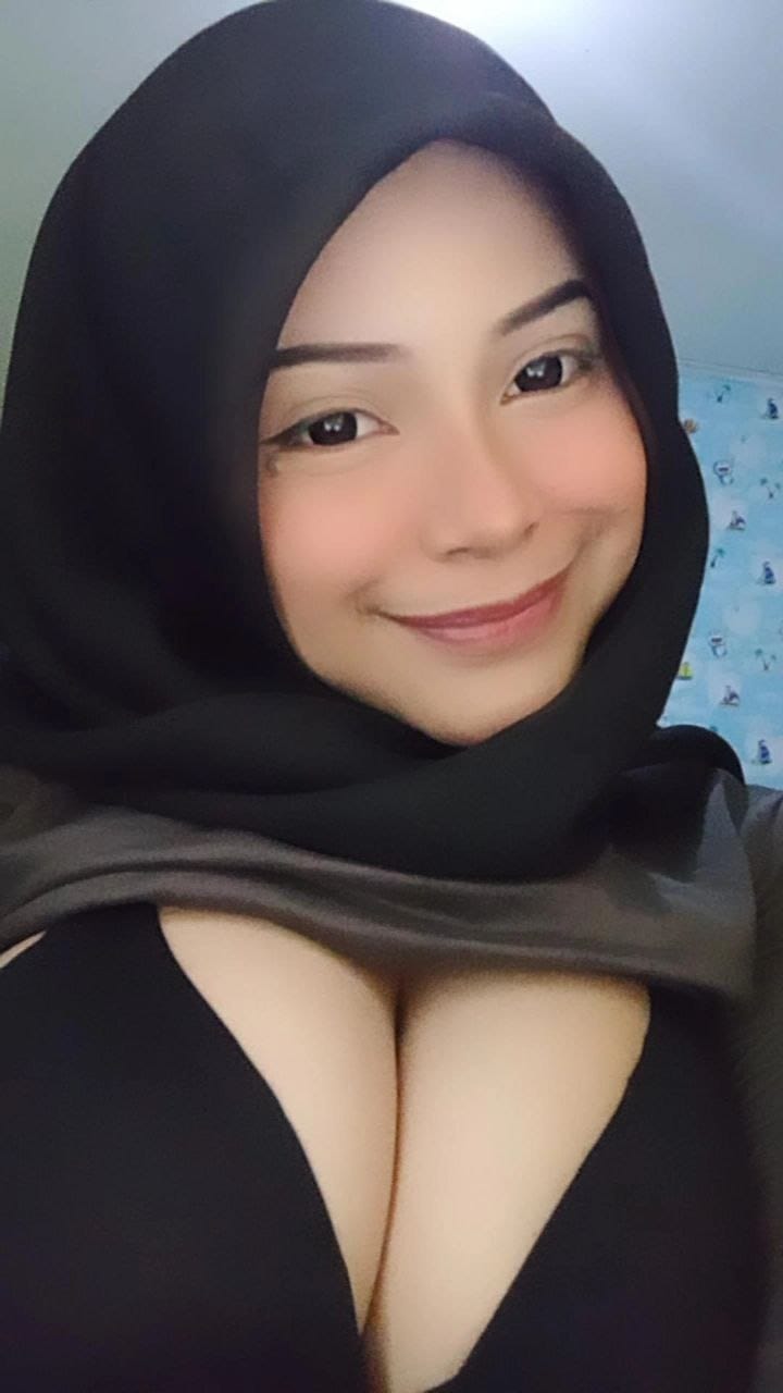 Lina Hijab Tobrut Remas Nenen + Colmek!