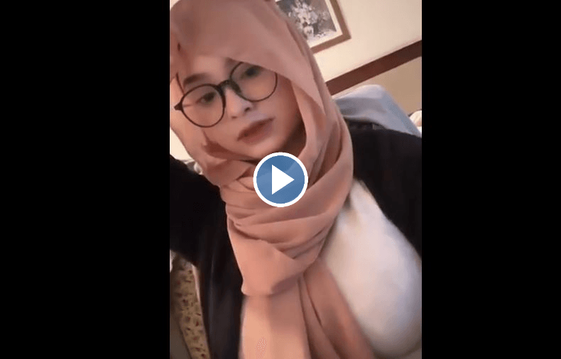 Live Syasya Hijab + Tanpa Hijab Seksi BANGET TOBRUT!