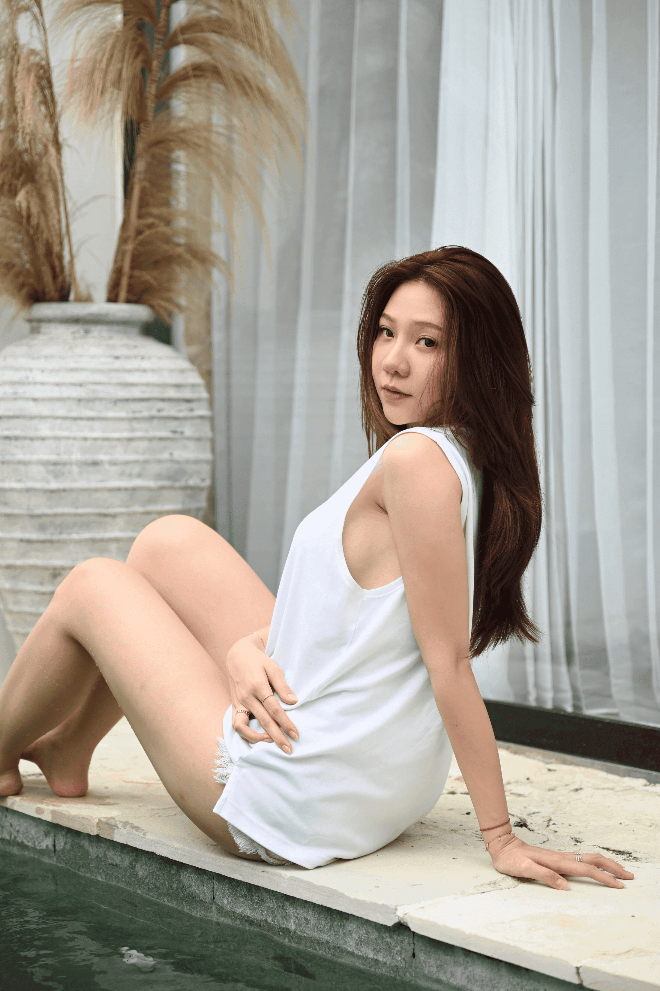 Jena Dammaya Eksklusif edisi BRALESS!