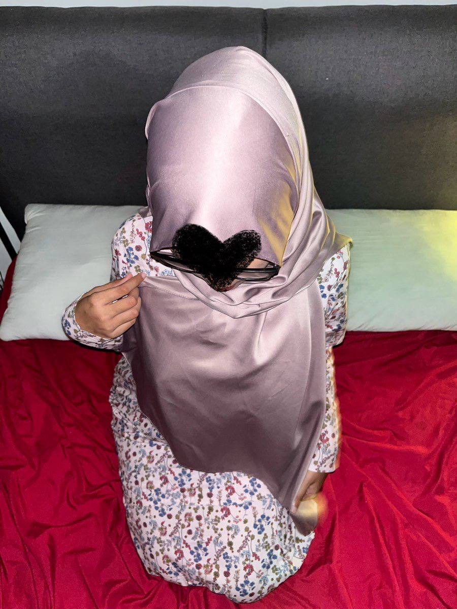 Emiliaxx Hijab Malay Ukhty , BJ sama ewe!