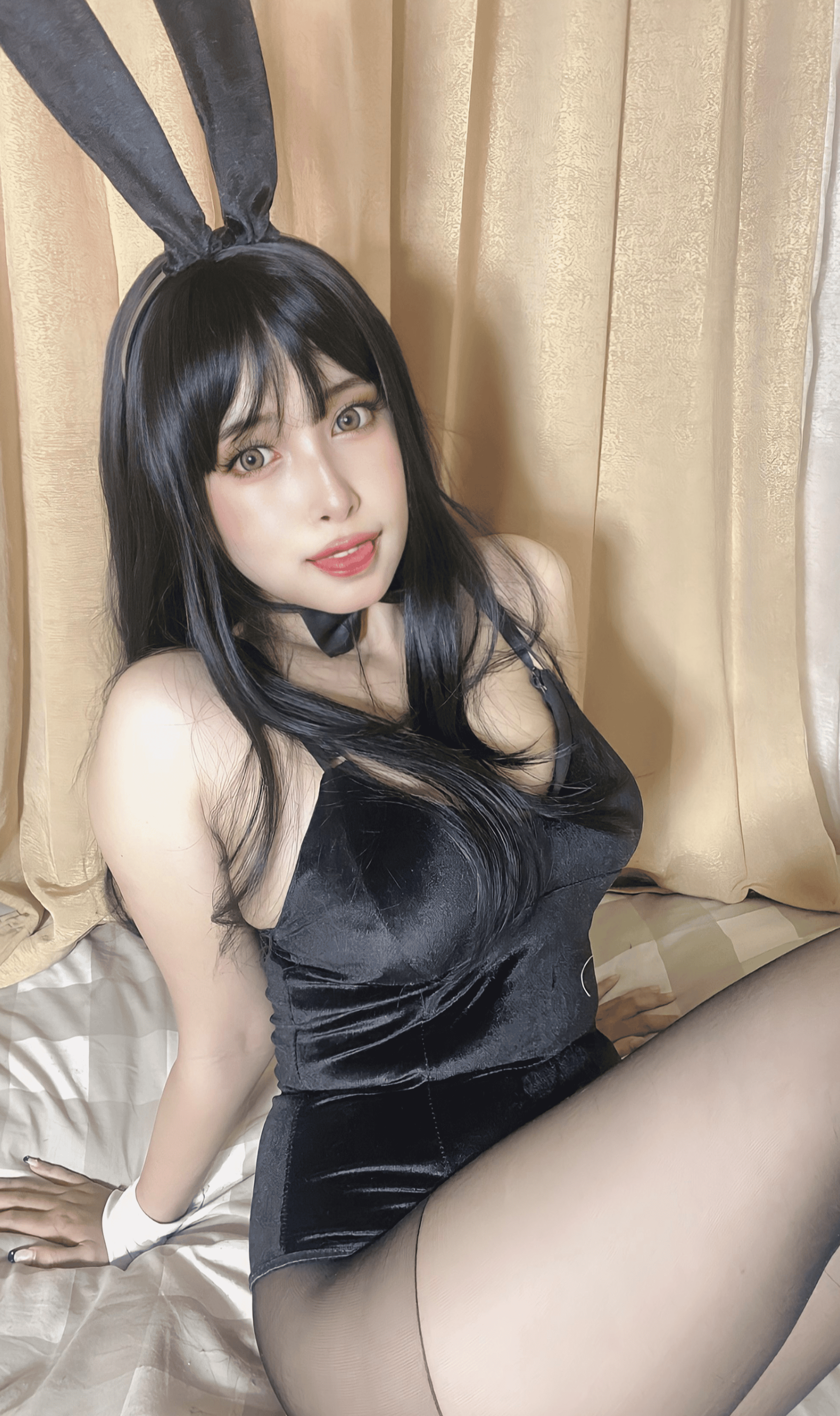 Grachive Xei.la Bunny Suit 2