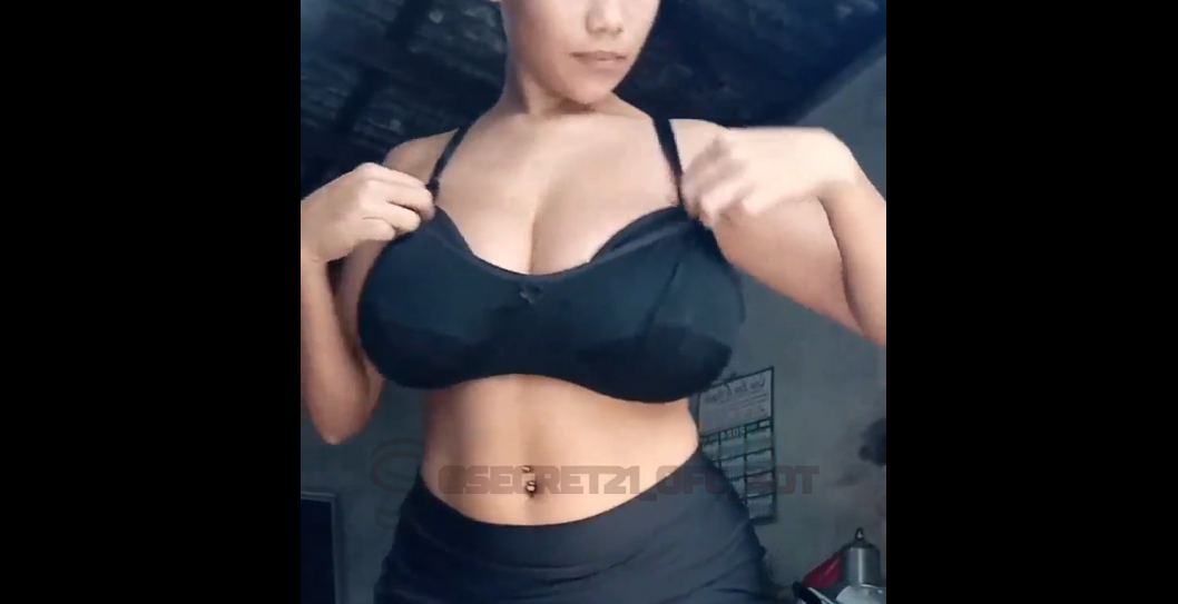 TANTE Julia TOBRUT Jahat! GEDE POL! BERGOYANG