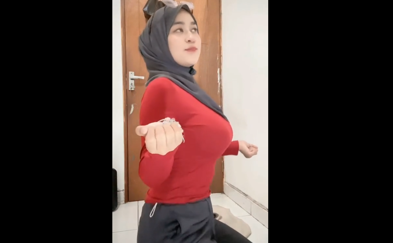 Nazmi TIKTOK Pamer TOBRUT , WOW REMAS REMAS!